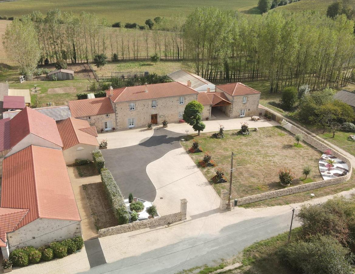 Le Logis Du Chateau Vieillevigne Exterior photo