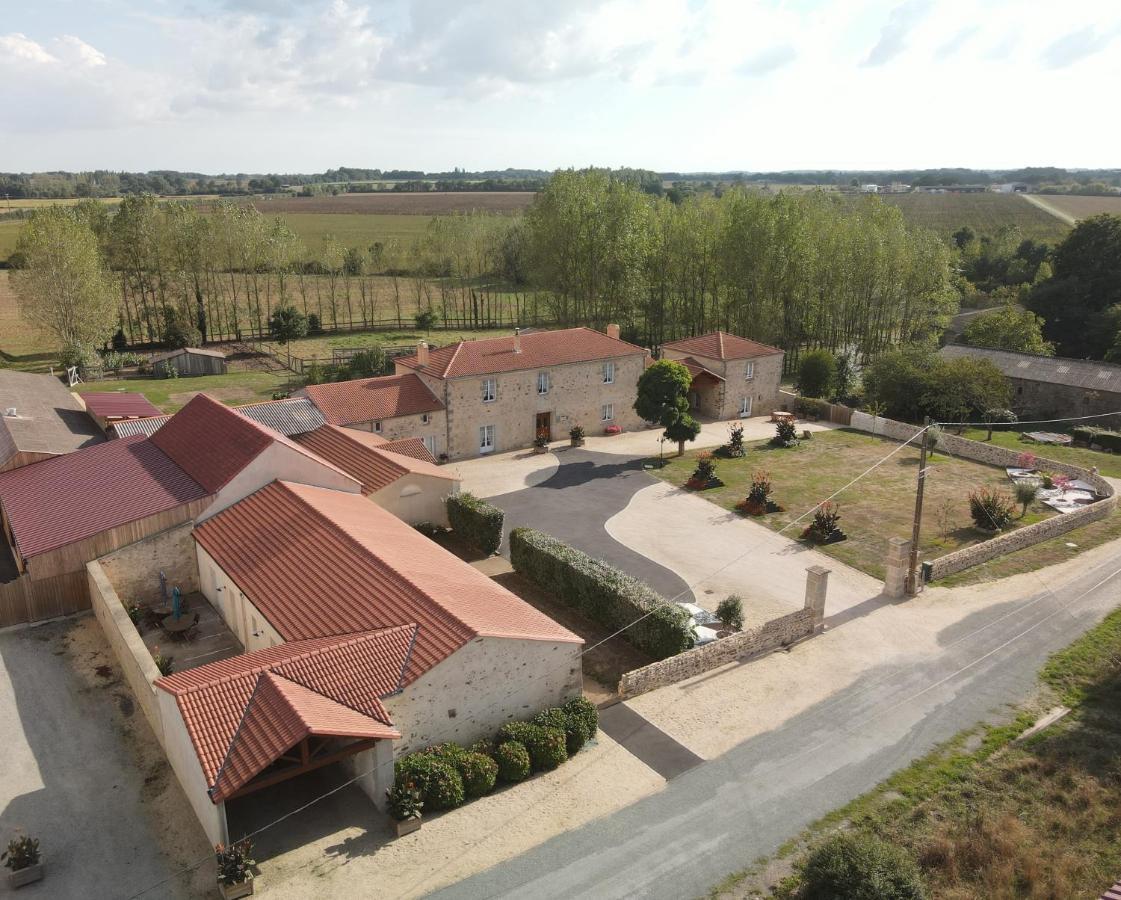 Le Logis Du Chateau Vieillevigne Exterior photo